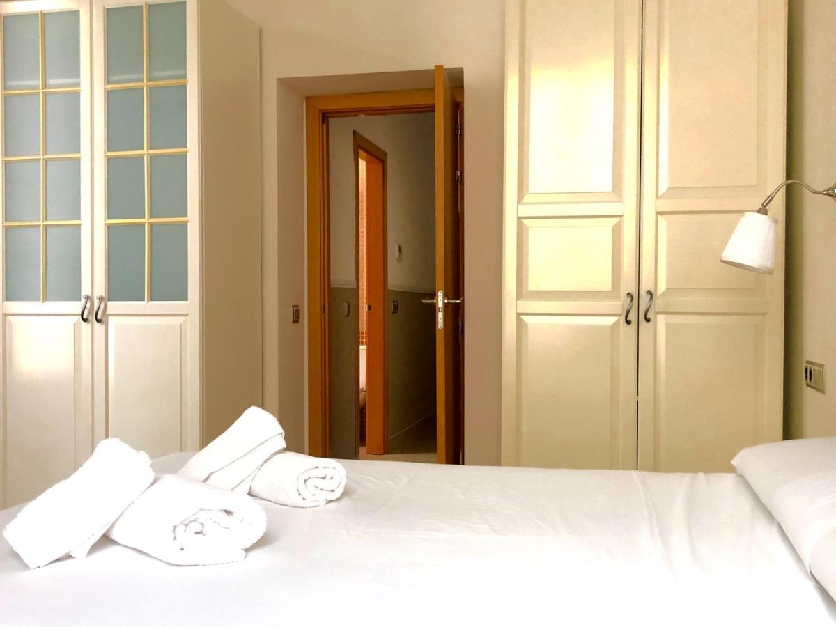 Arenal Suite - 1 Dormtitorio Sevilla Bagian luar foto
